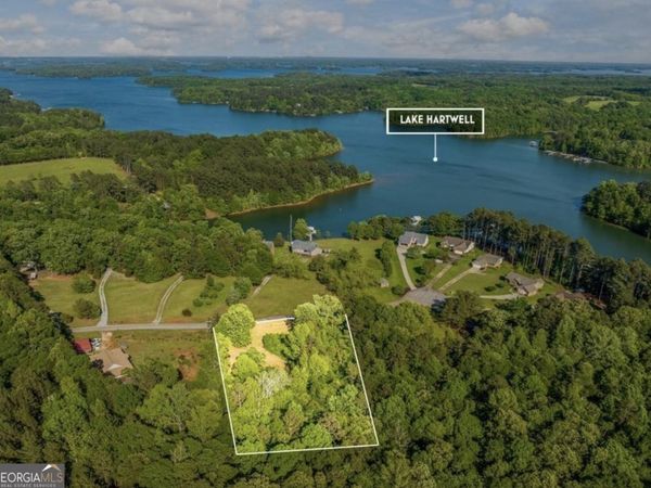 424 Harbor Point Circle, Unit LOT 8, Hartwell, GA 30643