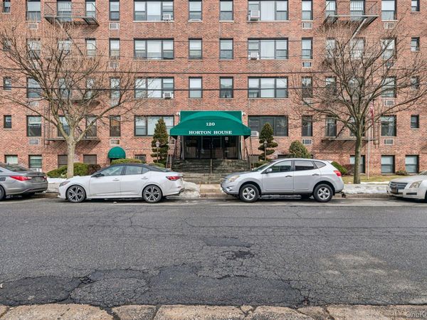 120 Horton Highway , Unit 12D, Mineola, NY 11501