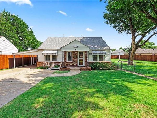 1210 W London Street, El Reno, OK 73036