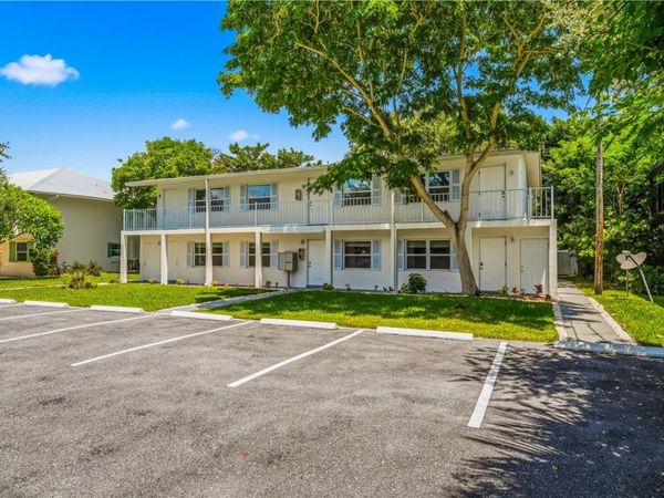 1150 Carlton Court, Hutchinson Island, FL 34949