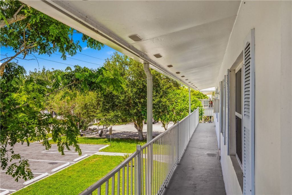 1150 Carlton Court, Hutchinson Island, FL 34949 Photo