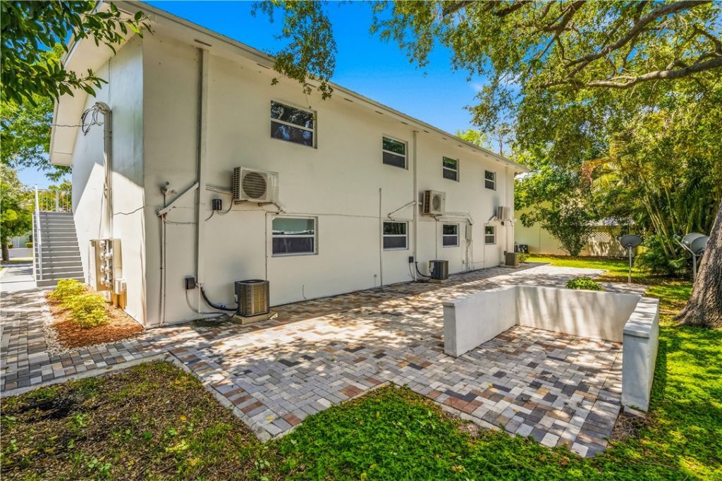 1150 Carlton Court, Hutchinson Island, FL 34949 Photo