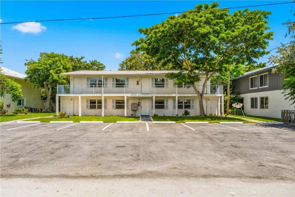 1150 Carlton Court, Hutchinson Island, FL 34949 Photo