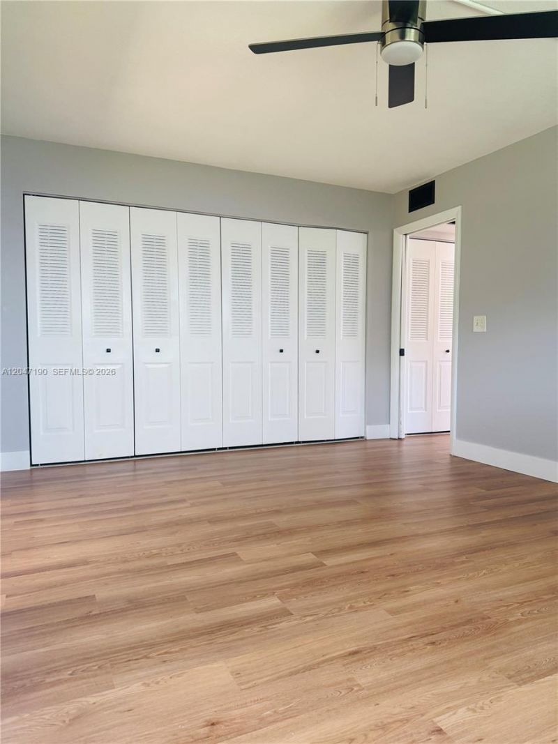 21 Windsor B , Unit b, West Palm Beach, FL 33417 Photo