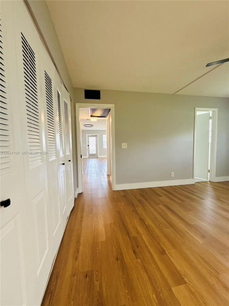 21 Windsor B , Unit b, West Palm Beach, FL 33417 Photo