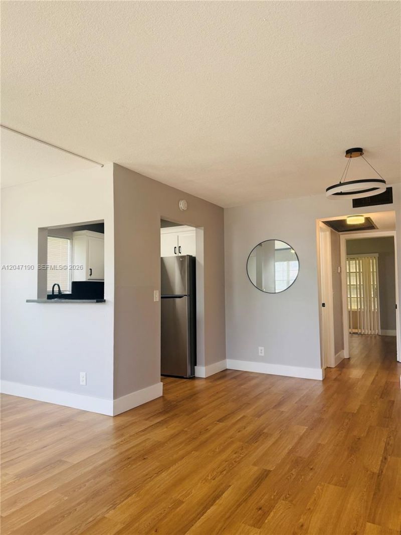 21 Windsor B , Unit b, West Palm Beach, FL 33417 Photo