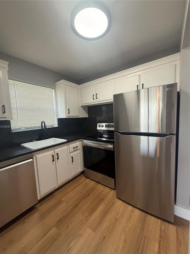 21 Windsor B , Unit b, West Palm Beach, FL 33417 Photo