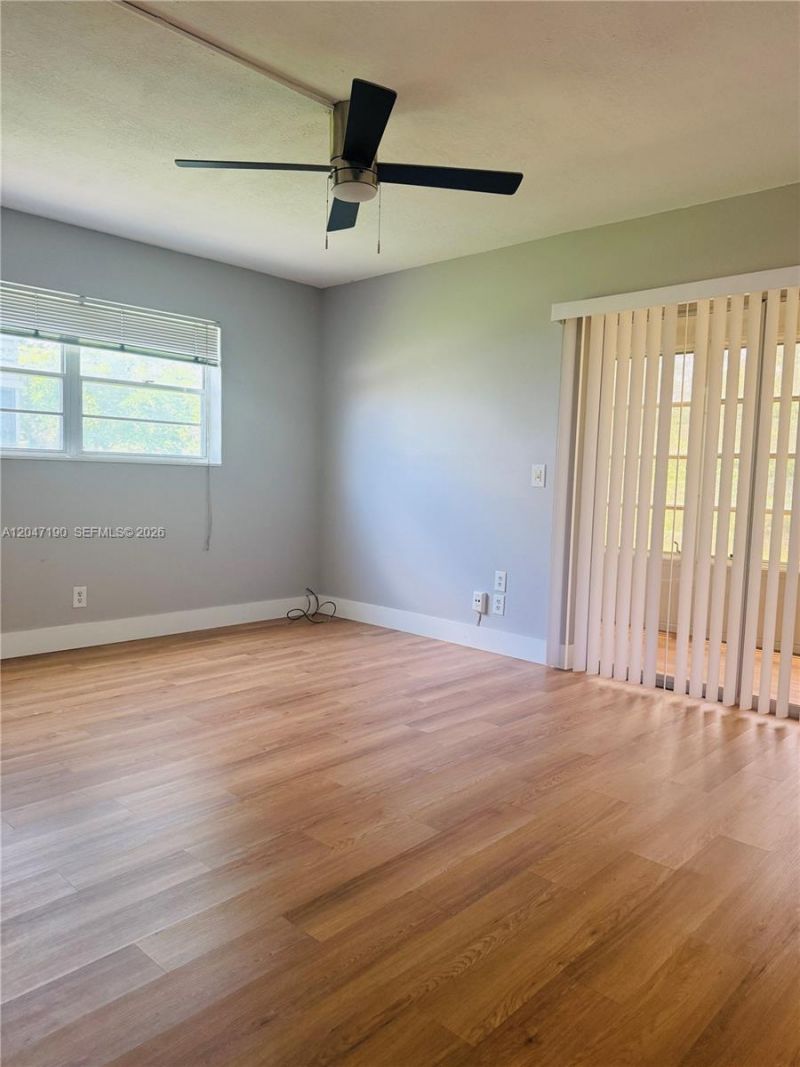 21 Windsor B , Unit b, West Palm Beach, FL 33417 Photo