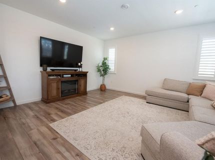 8758 Hg Madrigal Way, Elk Grove, CA 95624 Photo