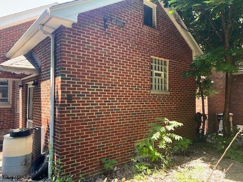 1003 Nathaniel Road, Cleveland, OH 44110 Photo 3