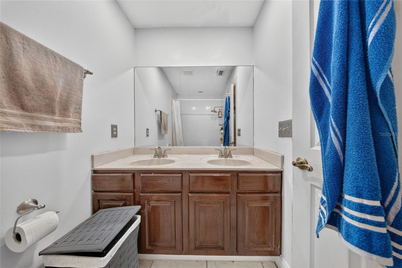 908 Oak Hollow Place , Brandon, FL 33510 Photo