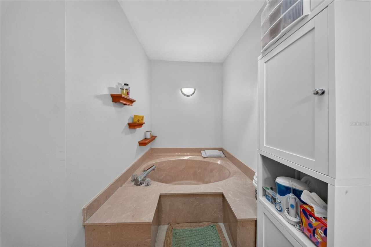 908 Oak Hollow Place , Brandon, FL 33510 Photo