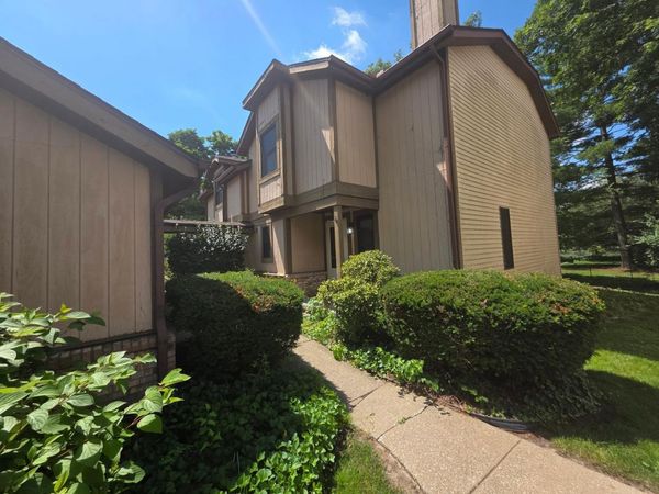 1009 Valley Side Drive , Maumee, OH 43537