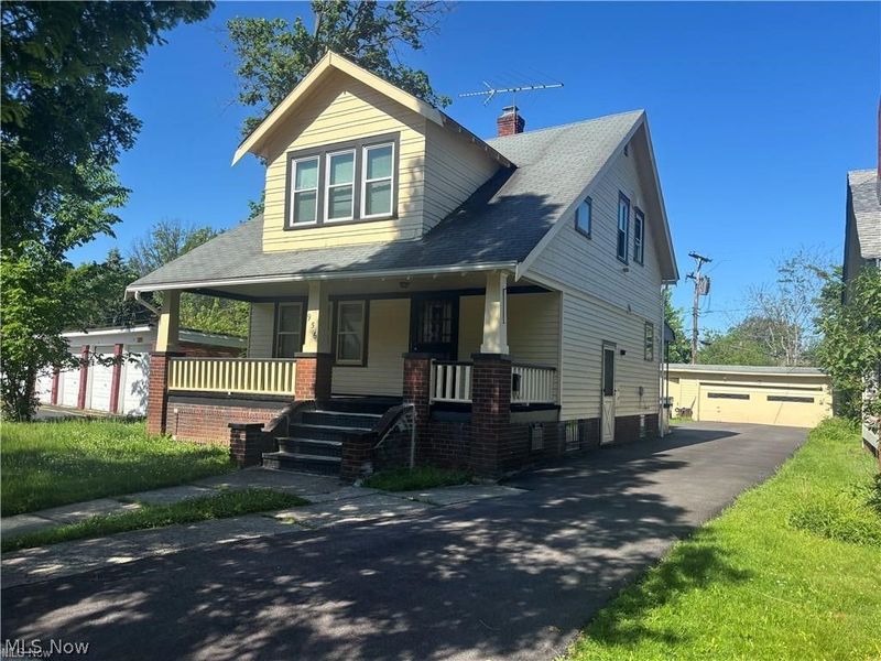 956 Nobleshire Road, Cleveland Heights, OH 44121 Photo 1