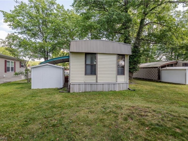 43 Parkway Drive, Olmsted Township, OH 44138 Photo 21