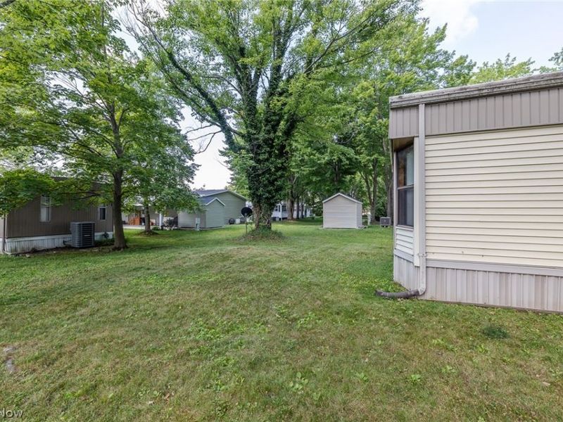 43 Parkway Drive, Olmsted Township, OH 44138 Photo 23