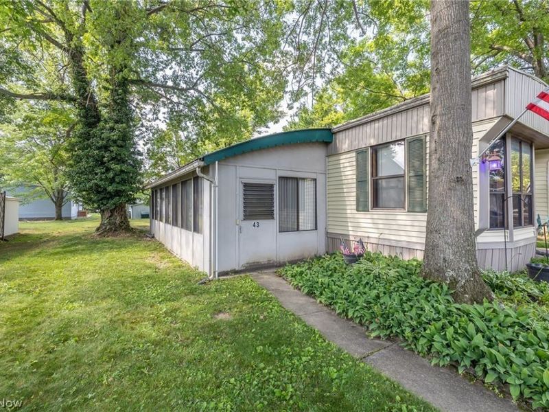 43 Parkway Drive, Olmsted Township, OH 44138 Photo 26