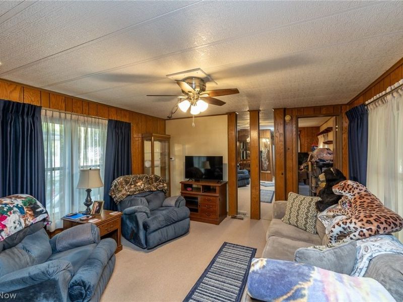 43 Parkway Drive, Olmsted Township, OH 44138 Photo 3