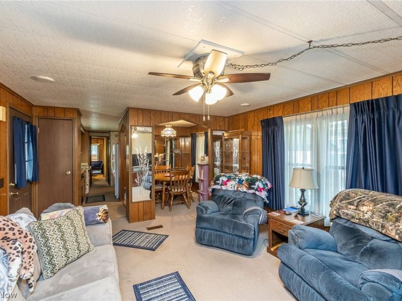 43 Parkway Drive, Olmsted Township, OH 44138 Photo 5