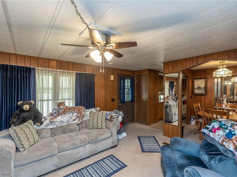 43 Parkway Drive, Olmsted Township, OH 44138 Photo 6
