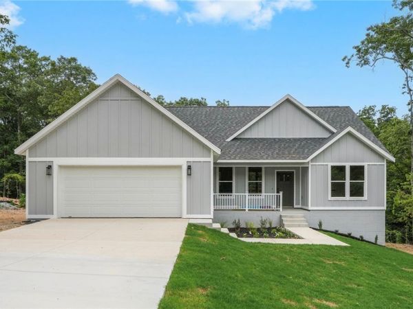 5 Greetham Lane, Bella Vista, AR 72714