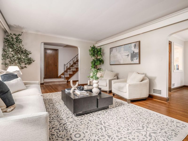 870 Euclaire Avenue, Columbus, OH 43209 Photo 7