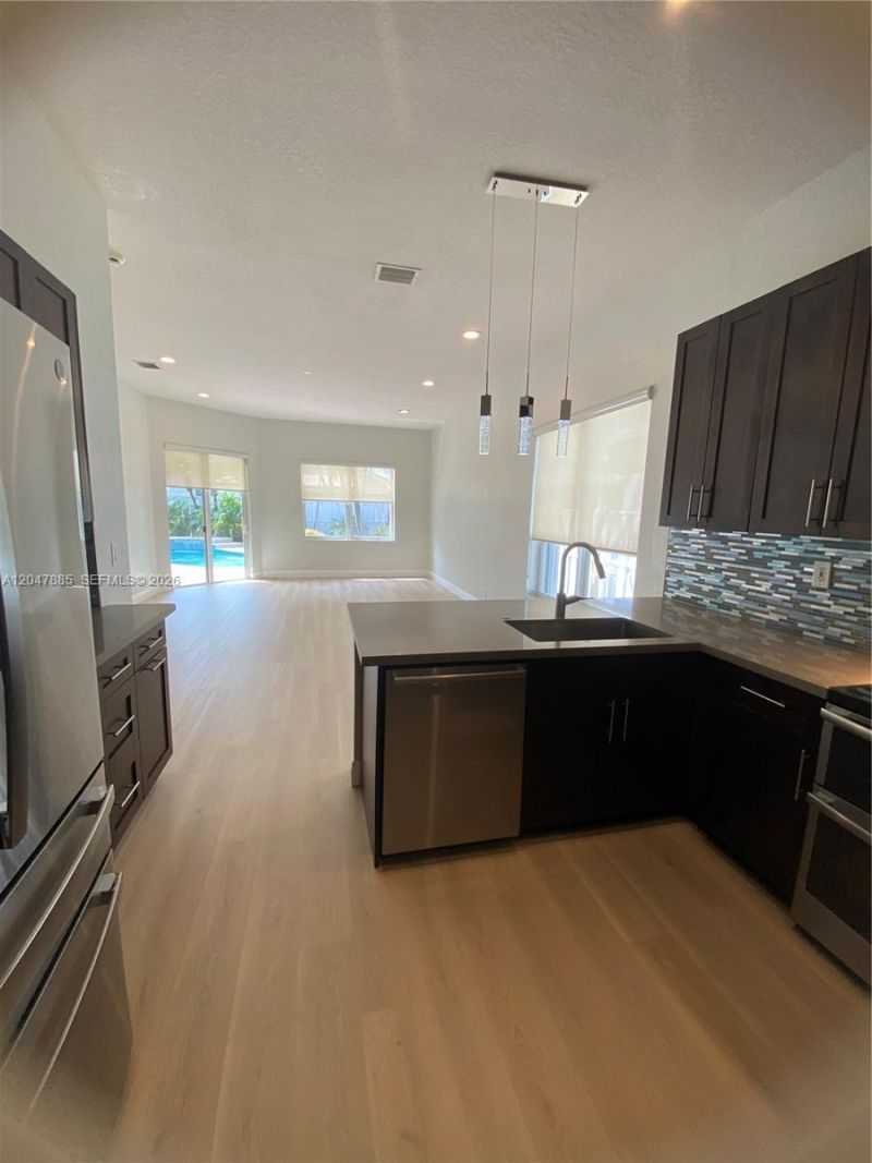 628 SW 168th Ter , Pembroke Pines, FL 33027 Photo