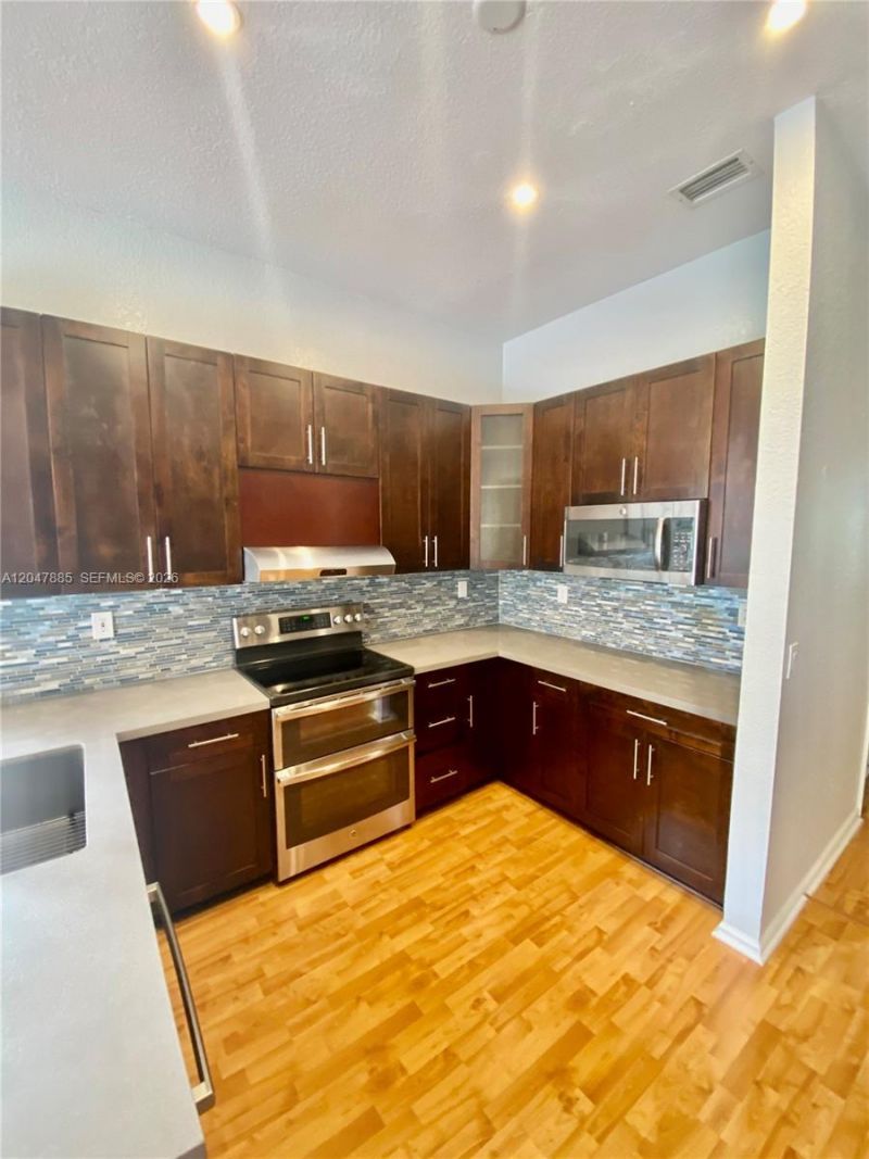 628 SW 168th Ter , Pembroke Pines, FL 33027 Photo