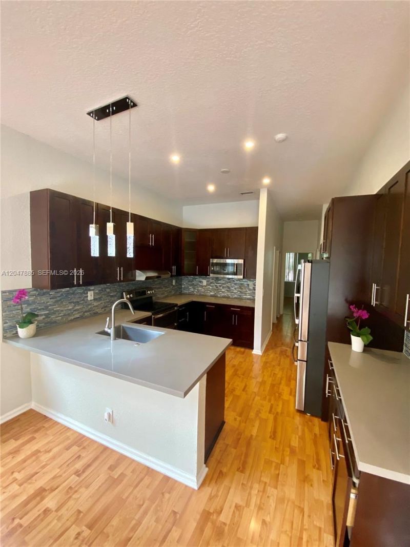 628 SW 168th Ter , Pembroke Pines, FL 33027 Photo
