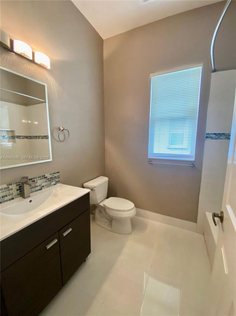 628 SW 168th Ter , Pembroke Pines, FL 33027 Photo