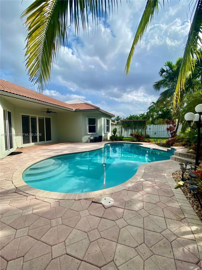 628 SW 168th Ter , Pembroke Pines, FL 33027 Photo
