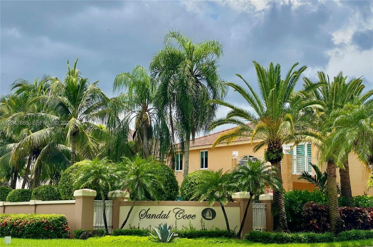628 SW 168th Ter , Pembroke Pines, FL 33027 Photo