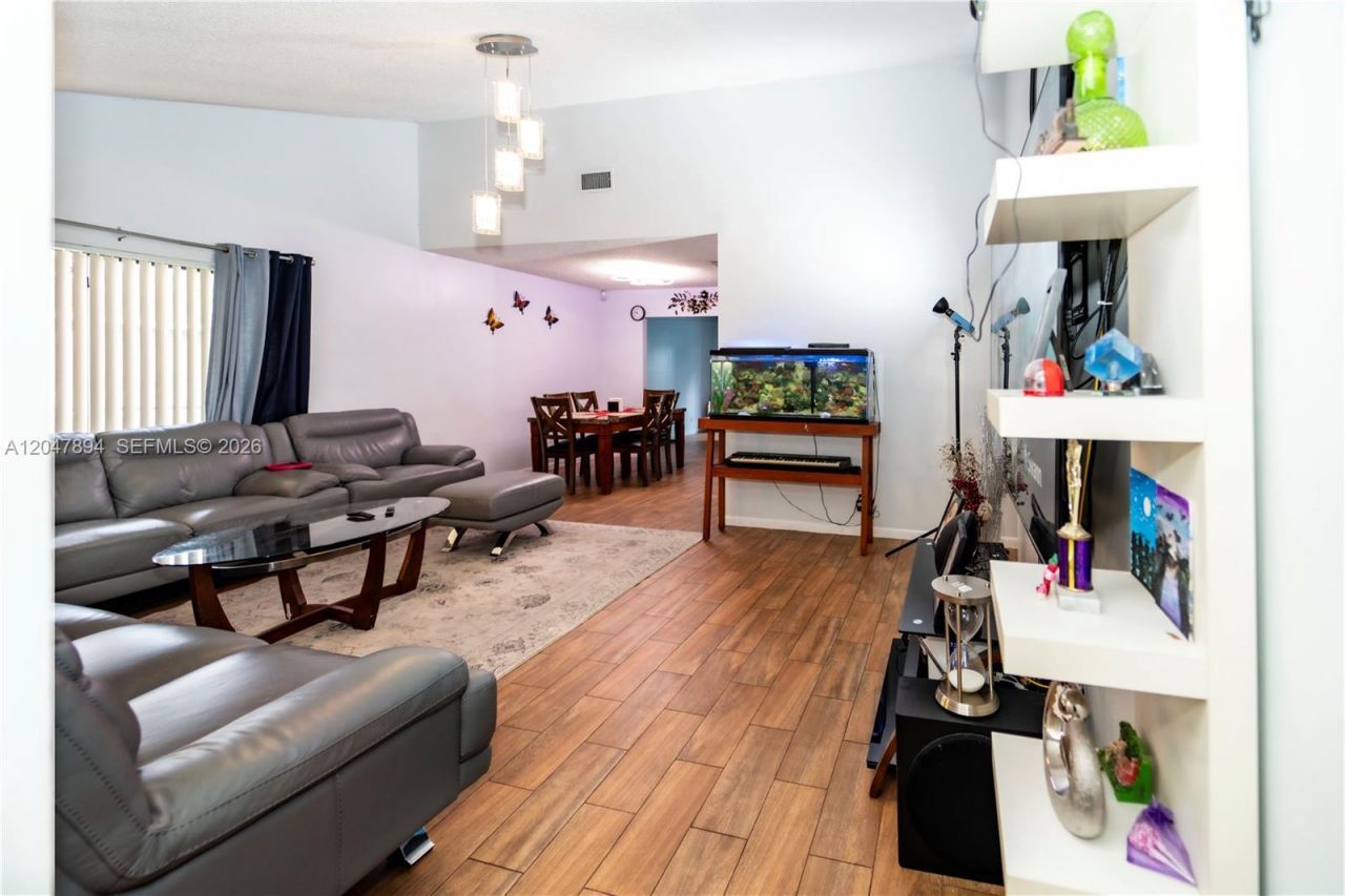 10815 NW 26th St , Sunrise, FL 33322 Photo