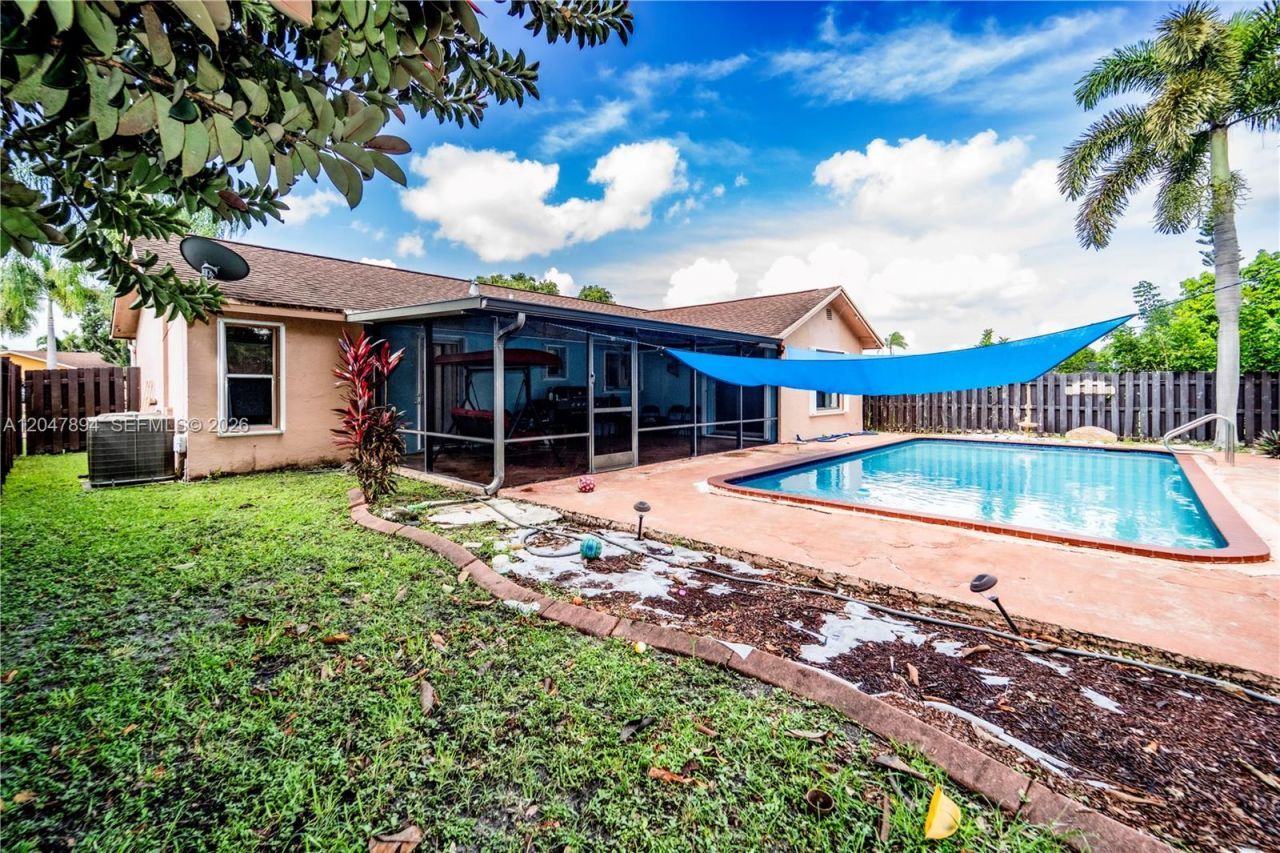 10815 NW 26th St , Sunrise, FL 33322 Photo