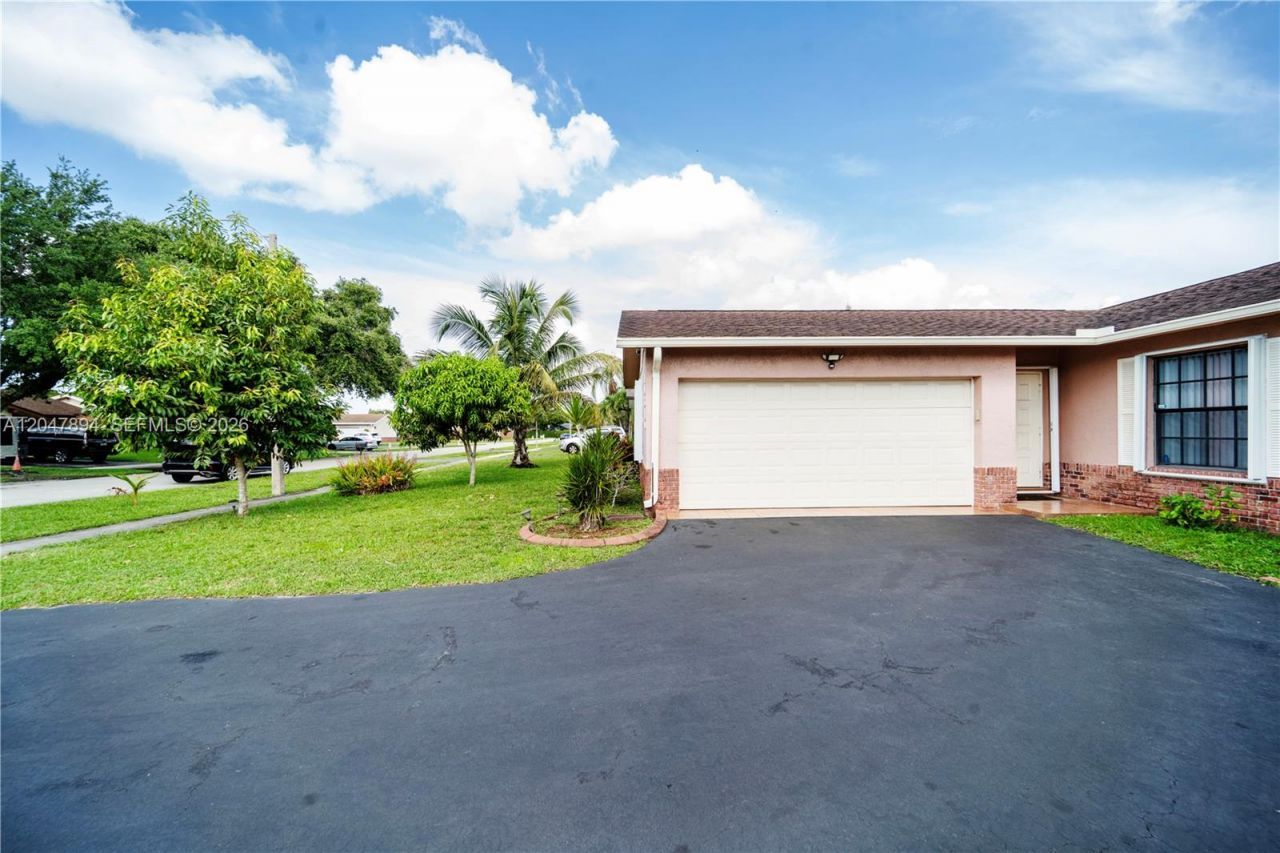 10815 NW 26th St , Sunrise, FL 33322 Photo