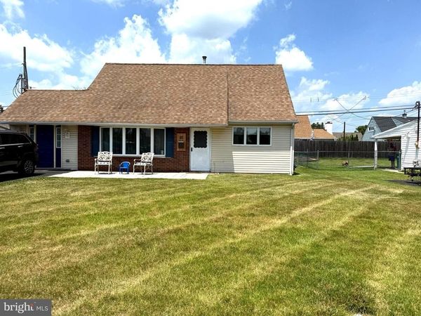 81 QUEEN LILY ROAD, LEVITTOWN, PA 19057