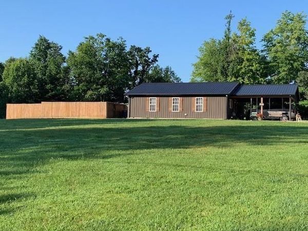 698 Leatherwood Road , Tompkinsville, KY 42167