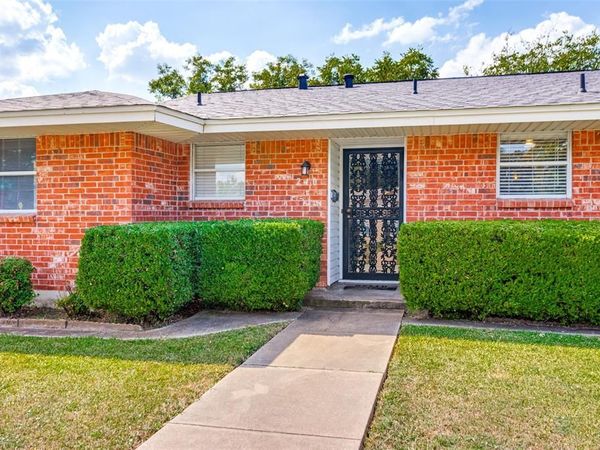 240 Smith Street, Burleson, TX 76028