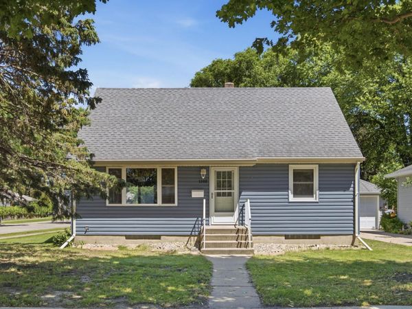 1102 1st Street S, Moorhead, MN 56560