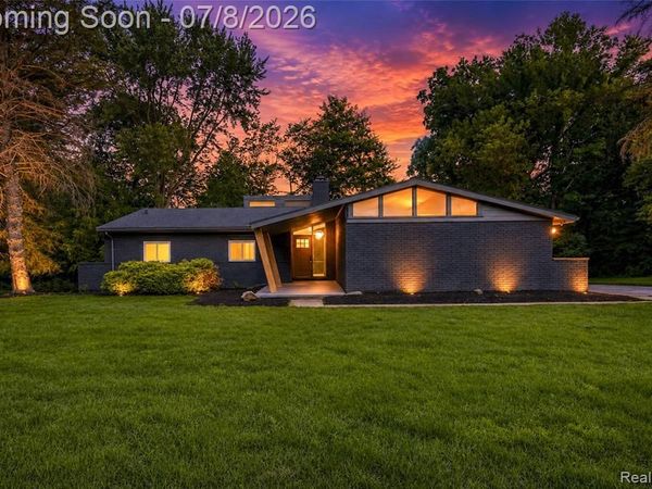 4469 Chamberlain Drive, Bloomfield Hills, Mi 48301