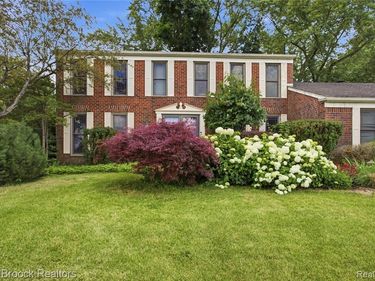 4259 Savoie Trail, West Bloomfield Twp, MI 48323