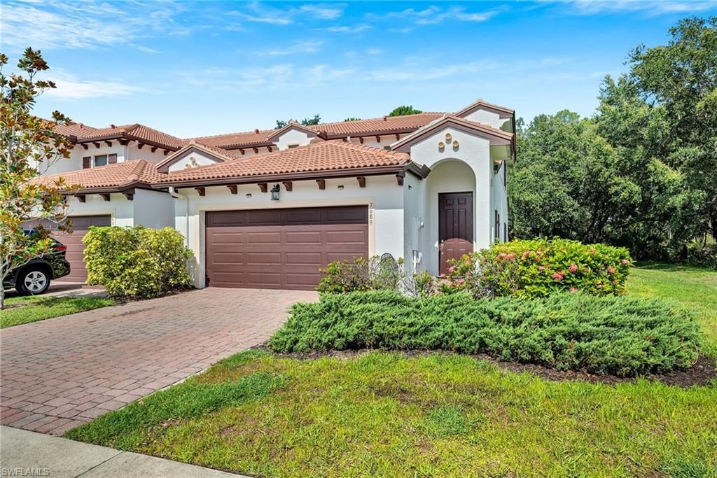 7689 Bristol Cir, Naples, FL 34120 Photo