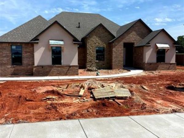 109 W Duane Drive, Mustang, OK 73064