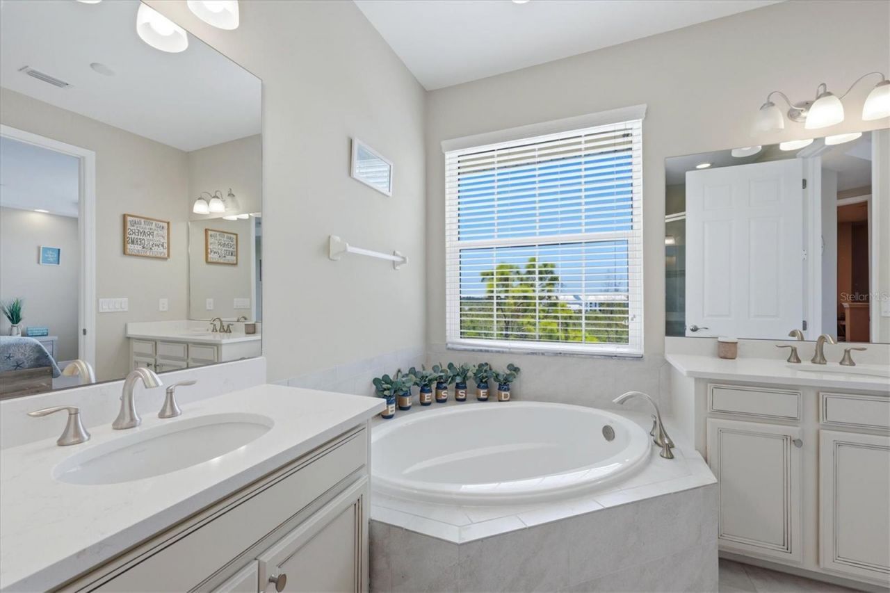 10425 Pilothouse Court , Unit 131, Placida, FL 33946 Photo