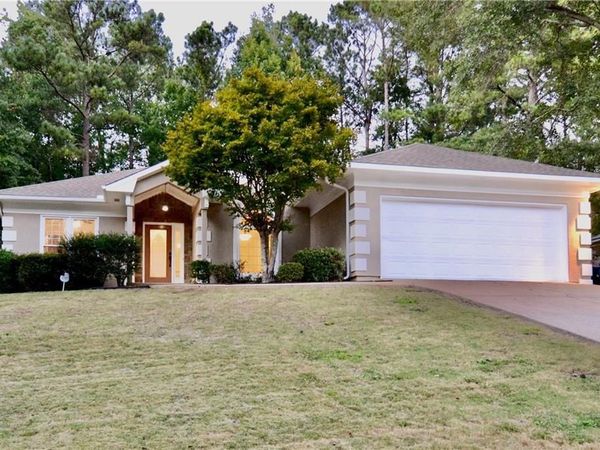 911 Oakwood Drive, Columbus, GA 31904