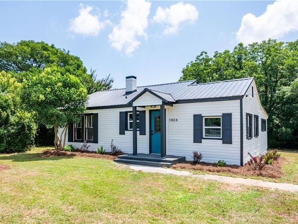 1404 N Forest Avenue, Hartwell, GA 30643