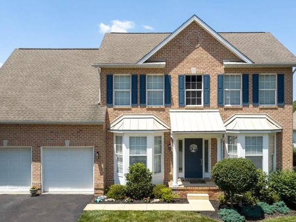 1246 LAUREL OAK LANE, YORK, PA 17403