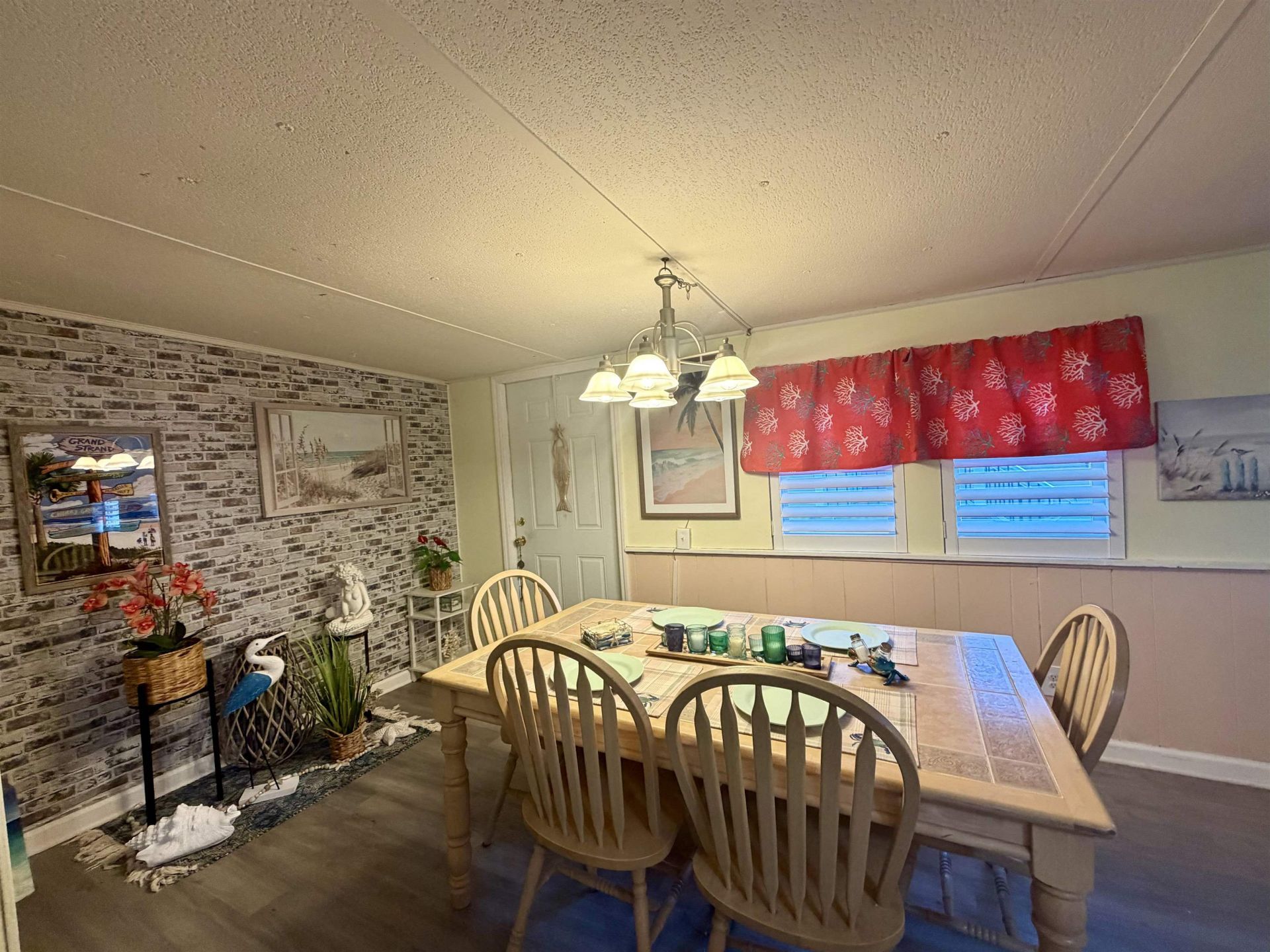 258 Flamingo Dr. Photo 11