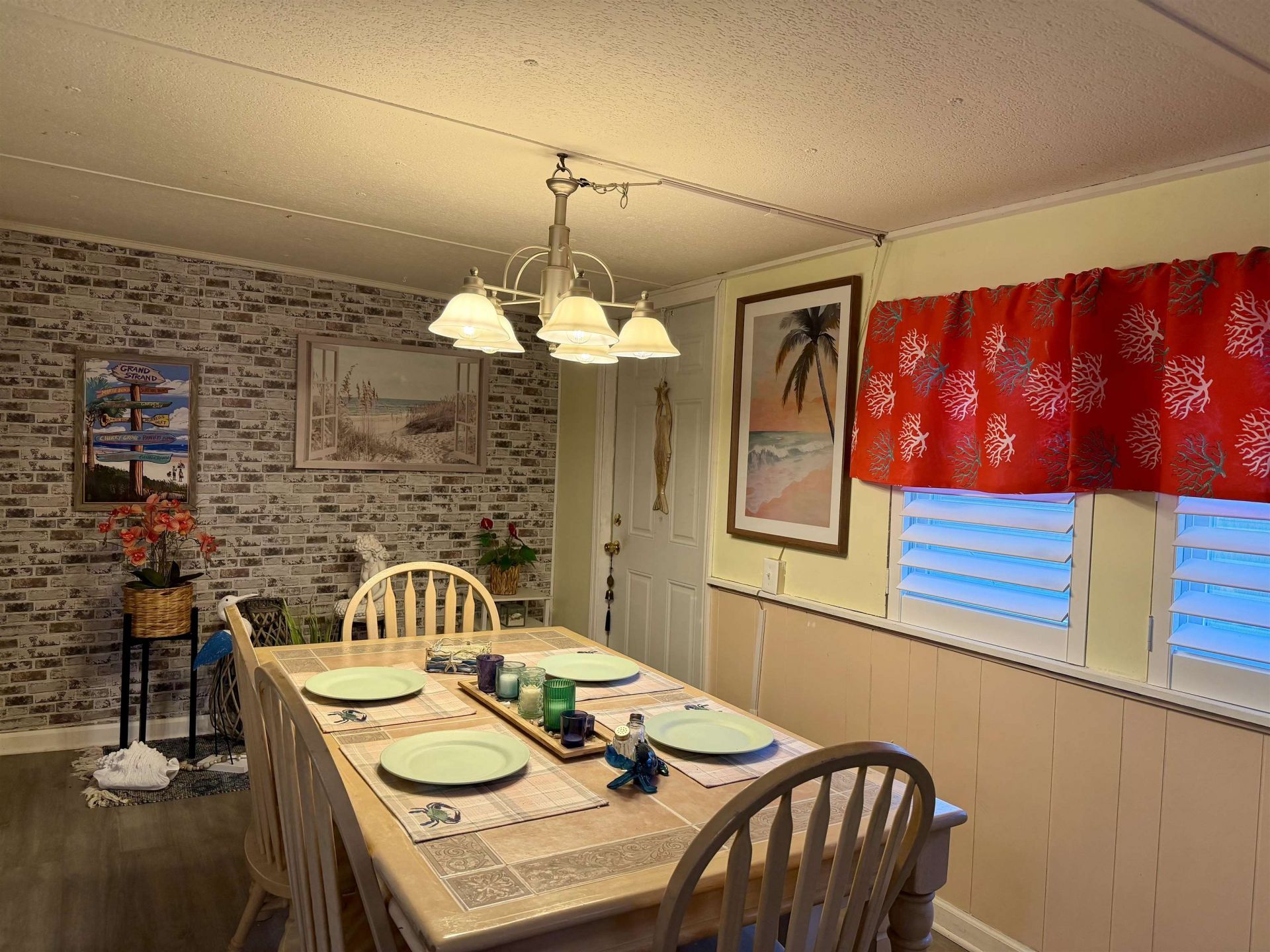 258 Flamingo Dr. Photo 12