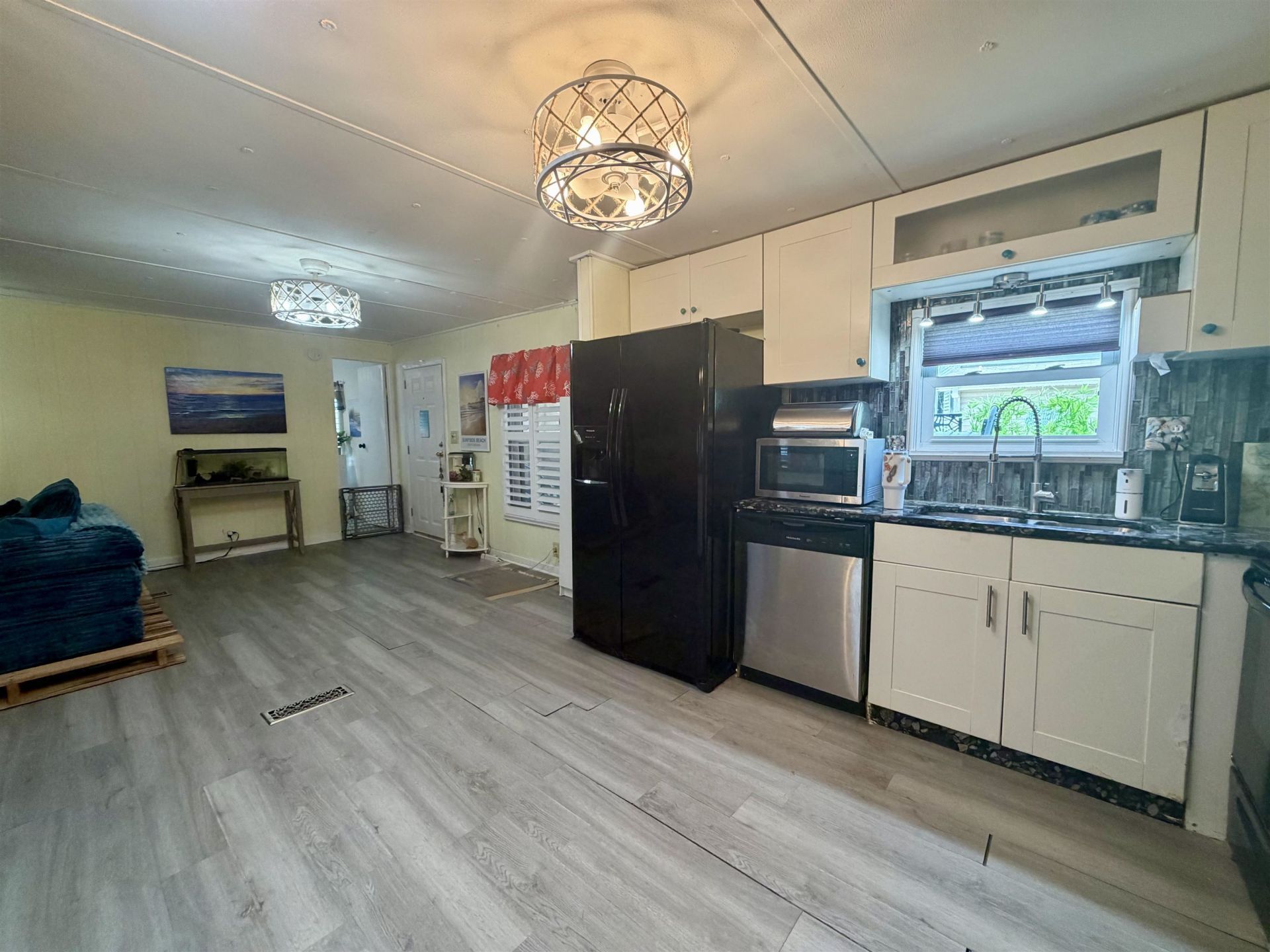 258 Flamingo Dr. Photo 8
